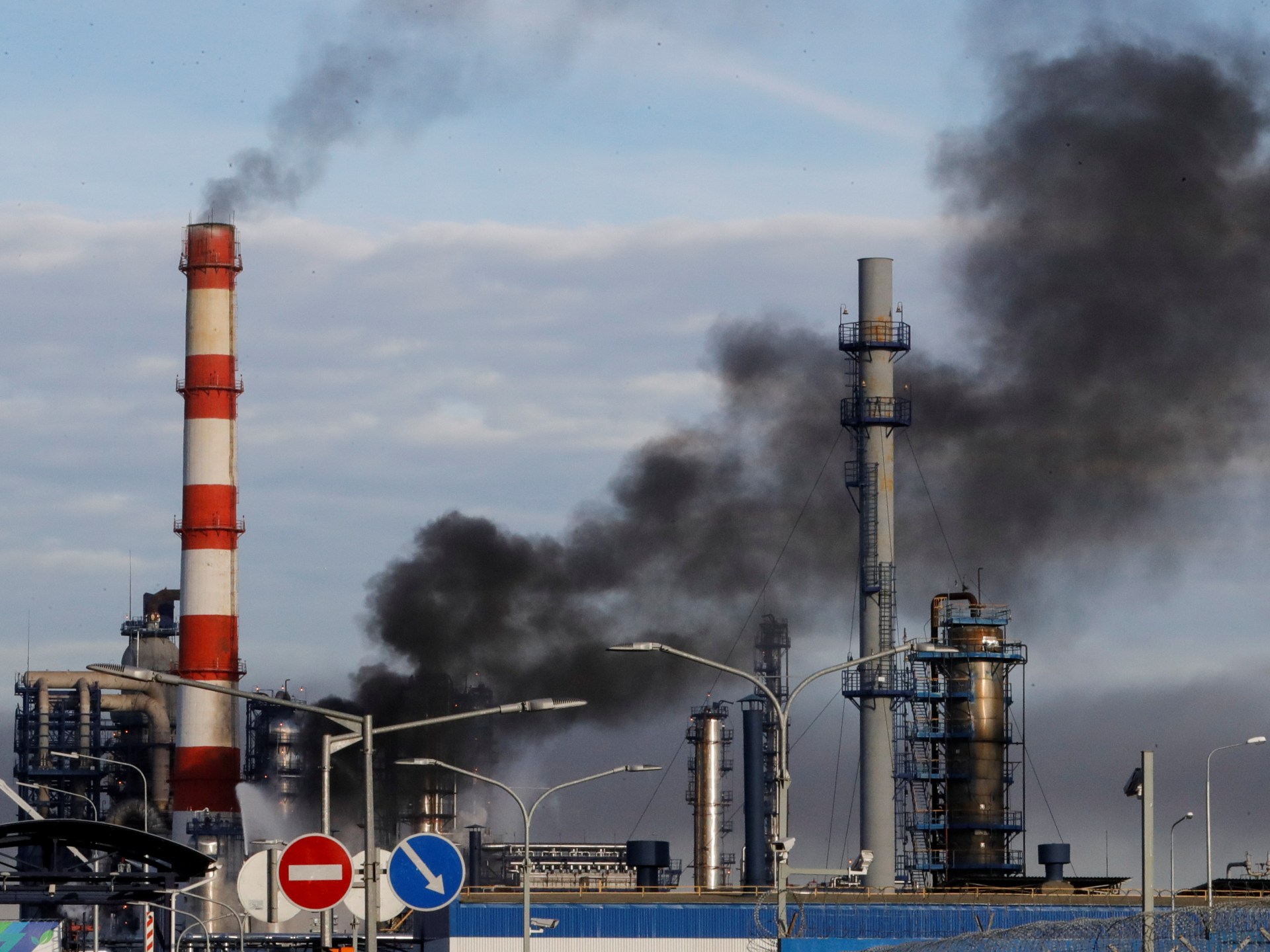 ‘Energy ceasefire’: What’s behind Trump’s love-hate ties to Russian oil?